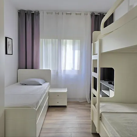 Sunny 144 شقة Plazhi San Pietro