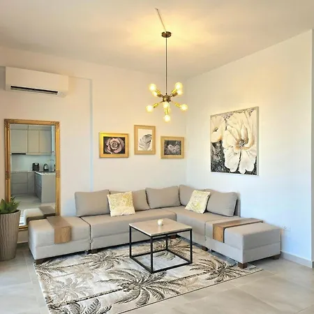 Sunny 144 * Plazhi San Pietro